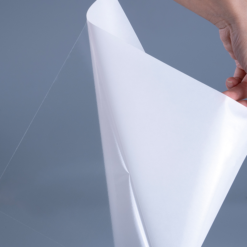 50mic স্বচ্ছ স্ব আঠালো পলিয়েস্টার ফিল্ম ভিনাইল স্টিকার প্রিন্টিং লেবেল জাম্বো রোল